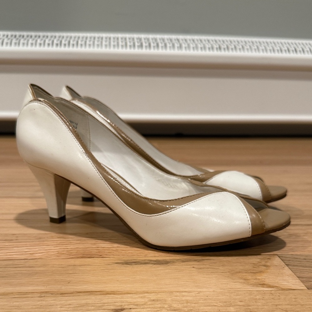 Vintage Peep Toe Kitten Heels